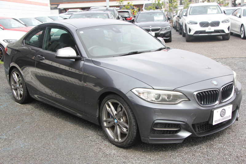 BMW 2シリーズ M235i ｸｰﾍﾟ直6ﾀｰﾎﾞ326馬力 ｱﾀﾞﾌﾟﾃｨﾌﾞMｻｽ 専用ﾌﾞﾚｰｷ ﾊｰﾏﾝｶｰﾄﾞﾝ Bｶﾒﾗ&ﾘｱ障害物ｿﾅｰ 衝突軽減ﾌﾞﾚｰｷ 車線逸脱警告 歩行者警告 ﾌﾞﾚｰｷ付ｸﾙｺﾝ 左右独立ｵｰﾄｴｱｺﾝ HDDﾅﾋﾞBluetooth接続 18AW ﾊﾟﾄﾞﾙｼﾌﾄ 2年保証