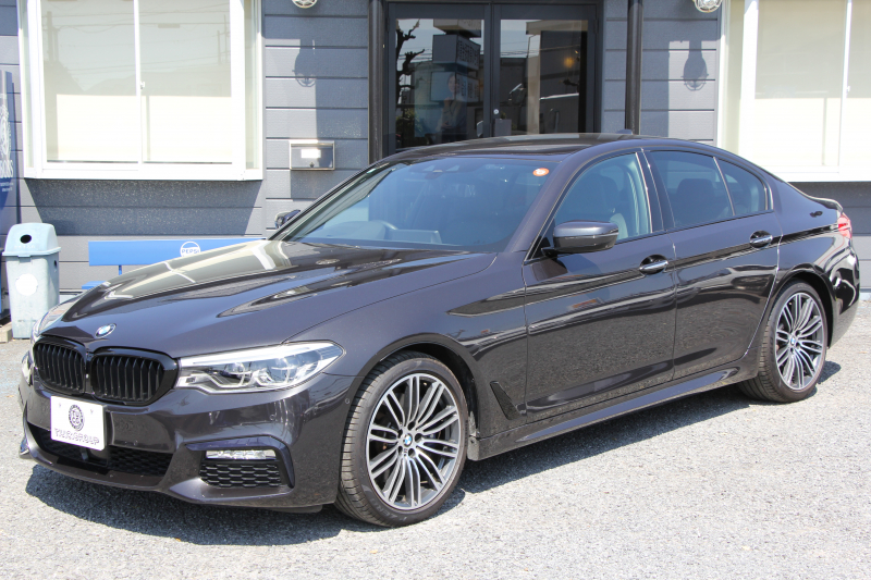 BMW 5シリーズ 530i Mｽﾎﾟｰﾂ ｺﾝﾌｫｰﾄP ｲﾉﾍﾞｰｼｮﾝP 252馬力 ﾏｯｻｰｼﾞﾍﾞﾝﾁﾚｰｼｮﾝ 全席ﾋｰﾀｰ黒革 ｺﾝﾌｫｰﾄｼｰﾄ ﾃﾞｨｽﾌﾟﾚｲｷｰ ﾘﾓｰﾄP ｼﾞｪｽﾁｬｰC HUD 追従ACC 液晶ﾒｰﾀｰ ﾀｯﾁ画面HDDﾅﾋﾞTV 360度ｶﾒﾗ 電動ﾄﾗﾝｸ LEDﾍｯﾄﾞﾗｲﾄ ｵｰﾄﾊｲﾋﾞｰﾑ 2年保証
