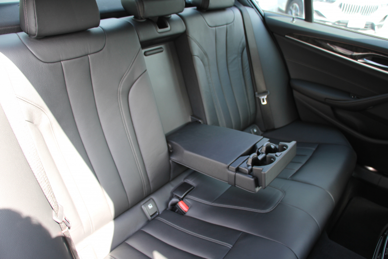 BMW 5シリーズ 530i Mｽﾎﾟｰﾂ ｺﾝﾌｫｰﾄP ｲﾉﾍﾞｰｼｮﾝP 252馬力 ﾏｯｻｰｼﾞﾍﾞﾝﾁﾚｰｼｮﾝ 全席ﾋｰﾀｰ黒革 ｺﾝﾌｫｰﾄｼｰﾄ ﾃﾞｨｽﾌﾟﾚｲｷｰ ﾘﾓｰﾄP ｼﾞｪｽﾁｬｰC HUD 追従ACC 液晶ﾒｰﾀｰ ﾀｯﾁ画面HDDﾅﾋﾞTV 360度ｶﾒﾗ 電動ﾄﾗﾝｸ LEDﾍｯﾄﾞﾗｲﾄ ｵｰﾄﾊｲﾋﾞｰﾑ 2年保証