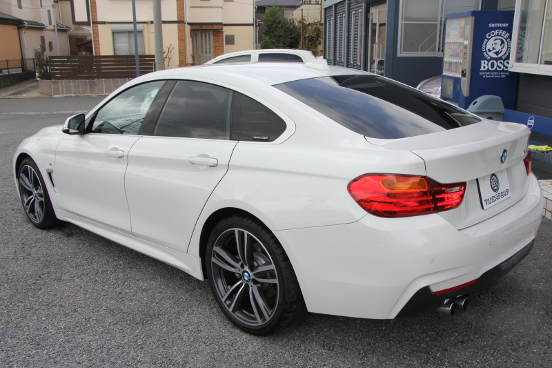 BMW 4シリーズ 420i ｸﾞﾗﾝｸｰﾍﾟｾﾚﾌﾞﾚｰｼｮﾝｴﾃﾞｨｼｮﾝｲﾝｽﾀｲﾙ 変更後ｴﾝｼﾞﾝ 200台限定車 LEDﾍｯﾄﾞﾗｲﾄ LEDﾌｫｸﾞ19AW ﾋｰﾀｰ黒革 ｻﾃﾝｱﾙﾐﾓｰﾙ HUD 追従ACC ﾚｰﾝﾁｪﾝｼﾞ警告 HDDﾅﾋﾞBluetooth接続 衝突軽減ﾌﾞﾚｰｷ 車線逸脱警告 歩行者警告 2年保証