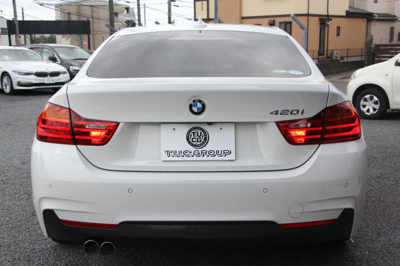 BMW 4シリーズ 420i ｸﾞﾗﾝｸｰﾍﾟｾﾚﾌﾞﾚｰｼｮﾝｴﾃﾞｨｼｮﾝｲﾝｽﾀｲﾙ 変更後ｴﾝｼﾞﾝ 200台限定車 LEDﾍｯﾄﾞﾗｲﾄ LEDﾌｫｸﾞ19AW ﾋｰﾀｰ黒革 ｻﾃﾝｱﾙﾐﾓｰﾙ HUD 追従ACC ﾚｰﾝﾁｪﾝｼﾞ警告 HDDﾅﾋﾞBluetooth接続 衝突軽減ﾌﾞﾚｰｷ 車線逸脱警告 歩行者警告 2年保証