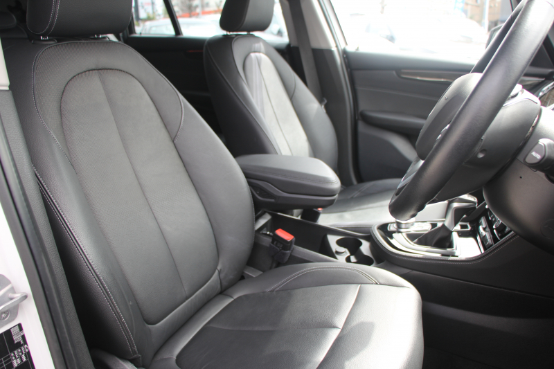 BMW 2シリーズ 218d Xdrive ｸﾞﾗﾝﾂｱﾗｰ ﾗｸﾞｼﾞｭｱﾘｰ 後期 4WD 真珠色 ﾌｪｲｽﾘﾌﾄ後 3列7人乗 ADｱｸﾃｨﾌﾞｾｰﾌﾃｨ&ｺﾝﾌｫｰﾄP 追従ACC HUD ﾋｰﾀｰ黒革 ﾌﾙｾｸﾞTV ﾌﾛﾝﾄ&ｻｲﾄﾞｶﾒﾗ 電動ﾄﾗﾝｸ LEDﾍｯﾄﾞﾗｲﾄ ﾀｯﾁ画面HDDﾅﾋﾞPｱｼｽﾄ 衝突軽減ﾌﾞﾚｰｷ 車線逸脱&歩行者警告 2年保証