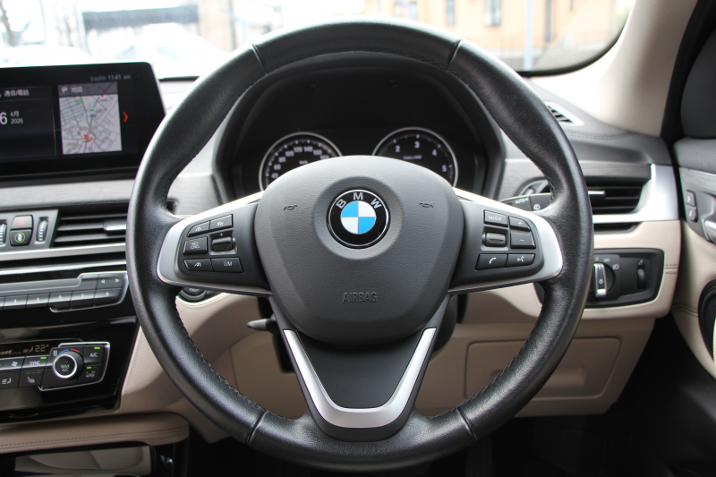 BMW X1 Xdrive18d Xﾗｲﾝ ﾊｲﾗｲﾝ ｱﾄﾞﾊﾞﾝｽﾄﾞP ｺﾝﾌｫｰﾄP 後期 ﾌｪｲｽﾘﾌﾄ後 ｵｲｽﾀｰﾚｻﾞｰ ｼｰﾄﾋｰﾀｰ 追従ACC HUD LEDﾍｯﾄﾞﾗｲﾄ&ﾃｰﾙ 電動ﾄﾗﾝｸ ｻﾃﾝｳｲﾝﾄﾞｳﾓｰﾙ ﾀｯﾁ画面HDDﾅﾋﾞﾜｲﾔﾚｽ充電 衝突軽減ﾌﾞﾚｰｷ 車線逸脱警告 歩行者警告 2年保証