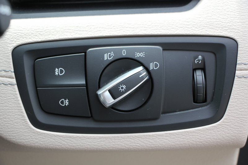 BMW X1 Xdrive18d Xﾗｲﾝ ﾊｲﾗｲﾝ ｱﾄﾞﾊﾞﾝｽﾄﾞP ｺﾝﾌｫｰﾄP 後期 ﾌｪｲｽﾘﾌﾄ後 ｵｲｽﾀｰﾚｻﾞｰ ｼｰﾄﾋｰﾀｰ 追従ACC HUD LEDﾍｯﾄﾞﾗｲﾄ&ﾃｰﾙ 電動ﾄﾗﾝｸ ｻﾃﾝｳｲﾝﾄﾞｳﾓｰﾙ ﾀｯﾁ画面HDDﾅﾋﾞﾜｲﾔﾚｽ充電 衝突軽減ﾌﾞﾚｰｷ 車線逸脱警告 歩行者警告 2年保証