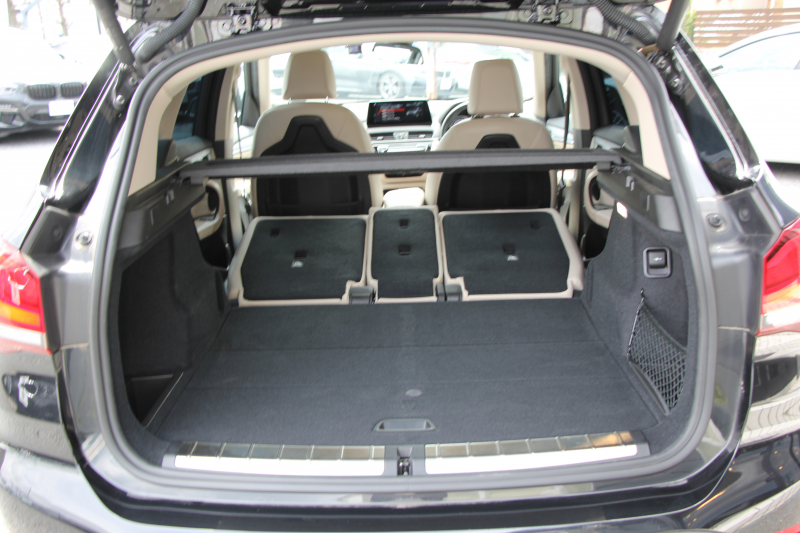 BMW X1 Xdrive18d Xﾗｲﾝ ﾊｲﾗｲﾝ ｱﾄﾞﾊﾞﾝｽﾄﾞP ｺﾝﾌｫｰﾄP 後期 ﾌｪｲｽﾘﾌﾄ後 ｵｲｽﾀｰﾚｻﾞｰ ｼｰﾄﾋｰﾀｰ 追従ACC HUD LEDﾍｯﾄﾞﾗｲﾄ&ﾃｰﾙ 電動ﾄﾗﾝｸ ｻﾃﾝｳｲﾝﾄﾞｳﾓｰﾙ ﾀｯﾁ画面HDDﾅﾋﾞﾜｲﾔﾚｽ充電 衝突軽減ﾌﾞﾚｰｷ 車線逸脱警告 歩行者警告 2年保証