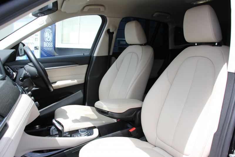 BMW X1 Xdrive18d Xﾗｲﾝ ﾊｲﾗｲﾝ ｱﾄﾞﾊﾞﾝｽﾄﾞP ｺﾝﾌｫｰﾄP 後期 ﾌｪｲｽﾘﾌﾄ後 ｵｲｽﾀｰﾚｻﾞｰ ｼｰﾄﾋｰﾀｰ 追従ACC HUD LEDﾍｯﾄﾞﾗｲﾄ&ﾃｰﾙ 電動ﾄﾗﾝｸ ｻﾃﾝｳｲﾝﾄﾞｳﾓｰﾙ ﾀｯﾁ画面HDDﾅﾋﾞﾜｲﾔﾚｽ充電 衝突軽減ﾌﾞﾚｰｷ 車線逸脱警告 歩行者警告 2年保証