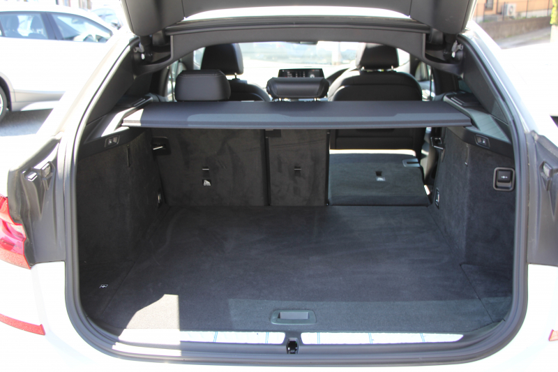 BMW 6シリーズ 630i ｸﾞﾗﾝﾂｰﾘｽﾓ Mｽﾎﾟｰﾂ ｾﾚｸﾄP ﾊﾟﾉﾗﾏｻﾝﾙｰﾌ 全席ﾋｰﾀｰ黒革 ﾘｱｼｰﾄ電動可倒調整 ﾊｰﾏﾝｶｰﾄﾞﾝ 追従ACC HUD LEDﾍｯﾄﾞﾗｲﾄ 4ｿﾞｰﾝｴｱｺﾝ 360度ｶﾒﾗ ﾀｯﾁ画面HDDﾅﾋﾞｼﾞｪｽﾁｬｰC ﾜｲﾔﾚｽ充電 ﾌﾙｾｸﾞTV 液晶ﾒｰﾀｰ  2年保証