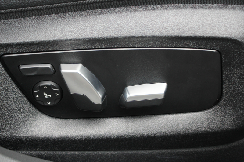 BMW 6シリーズ 630i ｸﾞﾗﾝﾂｰﾘｽﾓ Mｽﾎﾟｰﾂ ｾﾚｸﾄP ﾊﾟﾉﾗﾏｻﾝﾙｰﾌ 全席ﾋｰﾀｰ黒革 ﾘｱｼｰﾄ電動可倒調整 ﾊｰﾏﾝｶｰﾄﾞﾝ 追従ACC HUD LEDﾍｯﾄﾞﾗｲﾄ 4ｿﾞｰﾝｴｱｺﾝ 360度ｶﾒﾗ ﾀｯﾁ画面HDDﾅﾋﾞｼﾞｪｽﾁｬｰC ﾜｲﾔﾚｽ充電 ﾌﾙｾｸﾞTV 液晶ﾒｰﾀｰ  2年保証