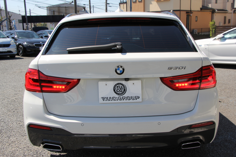 BMW 5シリーズ 530i ﾂｰﾘﾝｸﾞMｽﾎﾟｰﾂ 252馬力 ﾊﾟﾉﾗﾏｻﾝﾙｰﾌ ﾊｰﾏﾝｶｰﾄﾞﾝ 4ｿﾞｰﾝｴｱｺﾝ 全席ﾋｰﾀｰ黒革 HUD 追従ACC ｽﾃｱﾘﾝｸﾞｻﾎﾟｰﾄ 液晶ﾒｰﾀｰ ﾀｯﾁ画面HDDﾅﾋﾞTV 360度ｶﾒﾗ LEDﾍｯﾄﾞﾗｲﾄ ｵｰﾄﾊｲﾋﾞｰﾑ Mspﾌﾞﾚｰｷ 電動Rｹﾞｰﾄ 2年保証