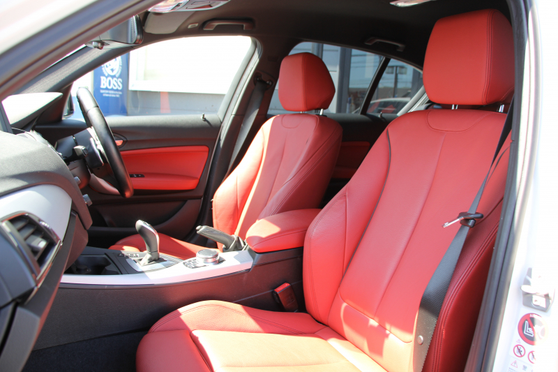 BMW 1シリーズ M140i 後期 340馬力 直6ﾀｰﾎﾞB58新ｴﾝｼﾞﾝ ﾋｰﾀｰ赤革 LEDﾍｯﾄﾞﾗｲﾄ ｱﾀﾞﾌﾟﾃｨﾌﾞMｻｽ 専用ﾌﾞﾚｰｷ 18AW HDDﾅﾋﾞ衝突軽減ﾌﾞﾚｰｷ 車線逸脱警告 歩行者警告 ﾌﾞﾚｰｷ付ｸﾙｺﾝ 専用ｴｱﾛ 後輪駆動 2年保証