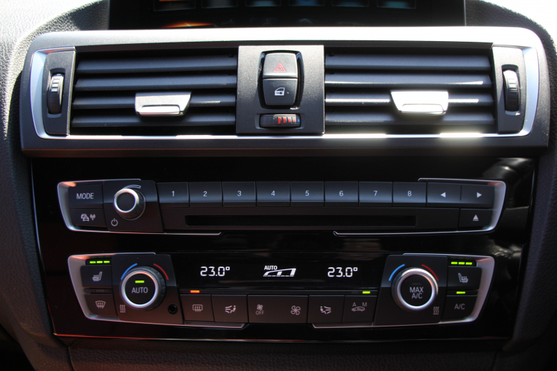 BMW 1シリーズ M140i 後期 340馬力 直6ﾀｰﾎﾞB58新ｴﾝｼﾞﾝ ﾋｰﾀｰ赤革 LEDﾍｯﾄﾞﾗｲﾄ ｱﾀﾞﾌﾟﾃｨﾌﾞMｻｽ 専用ﾌﾞﾚｰｷ 18AW HDDﾅﾋﾞ衝突軽減ﾌﾞﾚｰｷ 車線逸脱警告 歩行者警告 ﾌﾞﾚｰｷ付ｸﾙｺﾝ 専用ｴｱﾛ 後輪駆動 2年保証