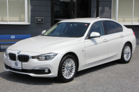 BMW 3シリーズ 320d ﾗｸﾞｼﾞｭｱﾘｰ 後期 【特選車･8月21日迄期間限定掲載】真珠色 新ｴﾝｼﾞﾝ 8C20型 ﾋｰﾀｰ黒革 LEDﾍｯﾄﾞﾗｲﾄ&ﾃｰﾙ 追従ACC ﾚｰﾝﾁｪﾝｼﾞ警告 衝突軽減ﾌﾞﾚｰｷ ﾀｯﾁﾊﾟｯﾄﾞ対応HDDﾅﾋﾞBluetooth接続 Bｶﾒﾗ ｽﾏｰﾄｷｰ ｸﾛｰﾑﾗｲﾝｴｸｽﾃﾘｱ 2年保証