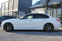 BMW 3シリーズ 320i Mｽﾎﾟｰﾂ ﾊｲﾗｲﾝ&ｺﾝﾌｫｰﾄP 1ｵﾅ ﾓｶﾌﾞﾗｳﾝﾚｻﾞｰ ｼｰﾄﾋｰﾀｰ ﾗﾝﾊﾞｰｻﾎﾟｰﾄ 追従ACC ｽﾃｱﾘﾝｸﾞｻﾎﾟｰﾄ BMWﾗｲﾌﾞｺｯｸﾋﾟｯﾄﾞｱｯﾌﾟﾙｶｰﾌﾟﾚｲ対応 ﾀｯﾁﾊﾟﾈﾙHDDﾅﾋﾞ電動ﾄﾗﾝｸ 後退ｱｼｽﾄ DｱｼｽﾄPRO 2年保証