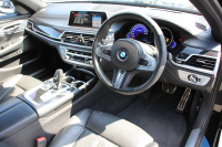 BMW 7シリーズ 740i Mｽﾎﾟｰﾂ ﾘｱｺﾝﾌｫｰﾄP ﾘｱｴﾝﾀｰﾃｲﾒﾝﾄ ﾘｱﾓﾆﾀｰ ﾀｯﾁｺﾏﾝﾄﾞﾋｰﾄｺﾝﾌｫｰﾄP ｻﾝﾙｰﾌ ﾚｰｻﾞｰﾗｲﾄ ﾃﾞｨｽﾌﾟﾚｲｷｰ ﾘﾓｰﾄﾊﾟｰｷﾝｸﾞ20AW ﾏｯｻｰｼﾞ&ﾍﾞﾝﾁﾚｰｼｮﾝ ﾌﾞﾗｯｸﾅｯﾊﾟﾚｻﾞｰ 360度ｶﾒﾗ 電動ﾄﾗﾝｸ HUD 追従ACC 2年保証