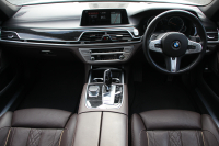 BMW 7シリーズ 750Li Mｽﾎﾟｰﾂ ﾘｱｺﾝﾌｫｰﾄPﾌﾟﾗｽ ﾛﾝｸﾞV8 450馬力 ｽｶｲﾗｳﾝｼﾞﾊﾟﾉﾗﾏｻﾝﾙｰﾌ 後席ﾓﾆﾀｰ ﾚｰｻﾞｰﾗｲﾄ ﾃﾞｨｽﾌﾟﾚｲｷｰ ﾘﾓｰﾄﾊﾟｰｷﾝｸﾞ全席ﾋｰﾀｰ茶革 ﾏｯｻｰｼﾞﾍﾞﾝﾁﾚｰｼｮﾝ 追従ACC HUD ｽﾃｱﾘﾝｸﾞｻﾎﾟｰﾄ 360度ｶﾒﾗ ﾀｯﾁ画面HDDﾅﾋﾞ2年保証