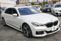 BMW 7シリーズ 750Li Mｽﾎﾟｰﾂ ﾘｱｺﾝﾌｫｰﾄPﾌﾟﾗｽ ﾛﾝｸﾞV8 450馬力 ｽｶｲﾗｳﾝｼﾞﾊﾟﾉﾗﾏｻﾝﾙｰﾌ 後席ﾓﾆﾀｰ ﾚｰｻﾞｰﾗｲﾄ ﾃﾞｨｽﾌﾟﾚｲｷｰ ﾘﾓｰﾄﾊﾟｰｷﾝｸﾞ全席ﾋｰﾀｰ茶革 ﾏｯｻｰｼﾞﾍﾞﾝﾁﾚｰｼｮﾝ 追従ACC HUD ｽﾃｱﾘﾝｸﾞｻﾎﾟｰﾄ 360度ｶﾒﾗ ﾀｯﾁ画面HDDﾅﾋﾞ2年保証