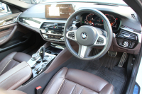 BMW 5シリーズ 523d Xdrive Mｽﾎﾟｰﾂ ｴﾃﾞｨｼｮﾝｼﾞｮｲﾌﾟﾗｽ ｴｸｽｸﾙｰｼﾌﾞﾅｯﾊﾟﾚｻﾞｰP 後期 ｻﾝﾙｰﾌ EXCﾓｶﾅｯﾊﾟﾚｻﾞｰ 全席ｼｰﾄﾋｰﾀｰ LEDﾍｯﾄﾞﾗｲﾄ ｱﾀﾞﾌﾟﾃｨﾌﾞｻｽ BMWﾗｲﾌﾞｺｯｸﾋﾟｯﾄ HUD 追従ACC ｽﾃｱﾘﾝｸﾞｻﾎﾟｰﾄ Applecarplay ﾜｲﾔﾚｽC 2年保証