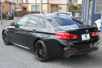 BMW 5シリーズ 530i ﾌﾞﾗｯｸｱｳﾄ 特別仕様車 1ｵｰﾅ 高出力 252馬力 ﾅｲﾄﾌﾞﾙｰﾚｻﾞｰ ｱﾀﾞﾌﾟﾃｨﾌﾞMｻｽ 専用19AW ﾌﾞﾗｯｸｷﾄﾞﾆｰｸﾞﾘﾙ 全席ﾋｰﾀｰ HUD ﾀｯﾁ画面HDDﾅﾋﾞTV 360度ｶﾒﾗ LEDﾍｯﾄﾞﾗｲﾄ 追従ACC ｽﾃｱﾘﾝｸﾞｻﾎﾟｰﾄ 2年保証