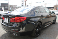 BMW 5シリーズ 530i ﾌﾞﾗｯｸｱｳﾄ 特別仕様車 1ｵｰﾅ 高出力 252馬力 ﾅｲﾄﾌﾞﾙｰﾚｻﾞｰ ｱﾀﾞﾌﾟﾃｨﾌﾞMｻｽ 専用19AW ﾌﾞﾗｯｸｷﾄﾞﾆｰｸﾞﾘﾙ 全席ﾋｰﾀｰ HUD ﾀｯﾁ画面HDDﾅﾋﾞTV 360度ｶﾒﾗ LEDﾍｯﾄﾞﾗｲﾄ 追従ACC ｽﾃｱﾘﾝｸﾞｻﾎﾟｰﾄ 2年保証