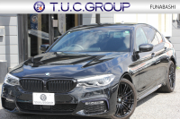 BMW 5シリーズ 530i ﾌﾞﾗｯｸｱｳﾄ 特別仕様車 1ｵｰﾅ 高出力 252馬力 ﾅｲﾄﾌﾞﾙｰﾚｻﾞｰ ｱﾀﾞﾌﾟﾃｨﾌﾞMｻｽ 専用19AW ﾌﾞﾗｯｸｷﾄﾞﾆｰｸﾞﾘﾙ 全席ﾋｰﾀｰ HUD ﾀｯﾁ画面HDDﾅﾋﾞTV 360度ｶﾒﾗ LEDﾍｯﾄﾞﾗｲﾄ 追従ACC ｽﾃｱﾘﾝｸﾞｻﾎﾟｰﾄ 2年保証
