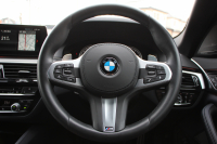 BMW 5シリーズ 530i ﾌﾞﾗｯｸｱｳﾄ 特別仕様車 1ｵｰﾅ 高出力 252馬力 ﾅｲﾄﾌﾞﾙｰﾚｻﾞｰ ｱﾀﾞﾌﾟﾃｨﾌﾞMｻｽ 専用19AW ﾌﾞﾗｯｸｷﾄﾞﾆｰｸﾞﾘﾙ 全席ﾋｰﾀｰ HUD ﾀｯﾁ画面HDDﾅﾋﾞTV 360度ｶﾒﾗ LEDﾍｯﾄﾞﾗｲﾄ 追従ACC ｽﾃｱﾘﾝｸﾞｻﾎﾟｰﾄ 2年保証