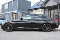 BMW 5シリーズ 530i ﾌﾞﾗｯｸｱｳﾄ 特別仕様車 1ｵｰﾅ 高出力 252馬力 ﾅｲﾄﾌﾞﾙｰﾚｻﾞｰ ｱﾀﾞﾌﾟﾃｨﾌﾞMｻｽ 専用19AW ﾌﾞﾗｯｸｷﾄﾞﾆｰｸﾞﾘﾙ 全席ﾋｰﾀｰ HUD ﾀｯﾁ画面HDDﾅﾋﾞTV 360度ｶﾒﾗ LEDﾍｯﾄﾞﾗｲﾄ 追従ACC ｽﾃｱﾘﾝｸﾞｻﾎﾟｰﾄ 2年保証