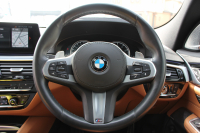 BMW 6シリーズ 640i Xdrive ｸﾞﾗﾝﾂｰﾘｽﾓ Mｽﾎﾟｰﾂ ﾃﾞﾋﾞｭｰｴﾃﾞｨｼｮﾝ 直6ﾀｰﾎﾞ4WD 40台限定車 ﾘｱｴﾝﾀ-ﾃｲﾒﾝﾄ 後席ﾓﾆﾀｰ Bowers＆WilkinsｻｳﾝﾄﾞﾊﾟﾉﾗﾏｻﾝR ﾌﾛﾝﾄｺﾝﾌｫｰﾄｼｰﾄ&ﾍﾞﾝﾁﾚｰｼｮﾝ 全ﾋｰﾀｰ茶革 全ﾄﾞｱｿﾌﾄｸﾛｰｽﾞ360度ｶﾒﾗ 追従ACC HUD 2年保証