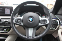 BMW 5シリーズ 530i Mｽﾎﾟｰﾂ ｲﾉﾍﾞｰｼｮﾝ&ｺﾝﾌｫｰﾄP 252馬力 ｻﾝﾙｰﾌ ﾊｰﾏﾝｶｰﾄﾞﾝ ｱｲﾎﾞﾘｰﾚｻﾞｰ ﾏｯｻｰｼﾞ&ｱｸﾃｨﾌﾞﾍﾞﾝﾁﾚｰｼｮﾝ 全席ﾋｰﾀｰ&4ｿﾞｰﾝｴｱｺﾝ ﾃﾞｨｽﾌﾟﾚｲｷｰ&ﾘﾓｰﾄP ｼﾞｪｽﾁｬｰC HUD LEDﾍｯﾄﾞﾗｲﾄ 追従ACC 360度ｶﾒﾗ 2年保証