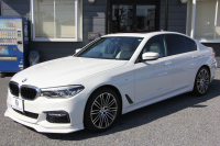 BMW 5シリーズ 530i Mｽﾎﾟｰﾂ ｲﾉﾍﾞｰｼｮﾝ&ｺﾝﾌｫｰﾄP 252馬力 ｻﾝﾙｰﾌ ﾊｰﾏﾝｶｰﾄﾞﾝ ｱｲﾎﾞﾘｰﾚｻﾞｰ ﾏｯｻｰｼﾞ&ｱｸﾃｨﾌﾞﾍﾞﾝﾁﾚｰｼｮﾝ 全席ﾋｰﾀｰ&4ｿﾞｰﾝｴｱｺﾝ ﾃﾞｨｽﾌﾟﾚｲｷｰ&ﾘﾓｰﾄP ｼﾞｪｽﾁｬｰC HUD LEDﾍｯﾄﾞﾗｲﾄ 追従ACC 360度ｶﾒﾗ 2年保証