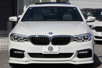 BMW 5シリーズ 530i Mｽﾎﾟｰﾂ ｲﾉﾍﾞｰｼｮﾝ&ｺﾝﾌｫｰﾄP 252馬力 ｻﾝﾙｰﾌ ﾊｰﾏﾝｶｰﾄﾞﾝ ｱｲﾎﾞﾘｰﾚｻﾞｰ ﾏｯｻｰｼﾞ&ｱｸﾃｨﾌﾞﾍﾞﾝﾁﾚｰｼｮﾝ 全席ﾋｰﾀｰ&4ｿﾞｰﾝｴｱｺﾝ ﾃﾞｨｽﾌﾟﾚｲｷｰ&ﾘﾓｰﾄP ｼﾞｪｽﾁｬｰC HUD LEDﾍｯﾄﾞﾗｲﾄ 追従ACC 360度ｶﾒﾗ 2年保証