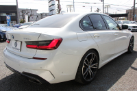 BMW 3シリーズ 330e Mｽﾎﾟｰﾂ ﾊｲﾗｲﾝ&ｲﾉﾍﾞｰｼｮﾝP PHEV ﾋｰﾀｰ黒革 真珠色 ﾚｰｻﾞｰLEDﾗｲﾄ ｼﾞｪｽﾁｬｰC ｵﾌﾟｼｮﾝ19AW Mspﾌﾞﾚｰｷ 360度ｶﾒﾗ HUD ﾌﾙｾｸﾞTV 追従ACC ｽﾃｱﾘﾝｸﾞｻﾎﾟｰﾄ Applecarplay ﾗﾝﾊﾞｰｻﾎﾟｰﾄ 2年保証