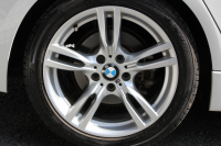 BMW 3シリーズ 320d Mｽﾎﾟｰﾂ 最終ﾓﾃﾞﾙ 8C新ｴﾝｼﾞﾝ ｻﾝﾙｰﾌ ﾋｰﾀｰ黒革 液晶ﾒｰﾀｰ 追従ACC LEDﾍｯﾄﾞﾗｲﾄ&ﾃｰﾙ ﾀｯﾁ画面対応HDDﾅﾋﾞBluetooth接続 Mﾊﾟﾌｫｰﾏﾝｽｽﾎﾟｲﾗｰ ﾚｰﾝﾁｪﾝｼﾞ警告 衝突軽減ﾌﾞﾚｰｷ 車線逸脱警告 歩行者警告 2年保証