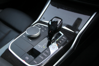 BMW 3シリーズ 320d Xdrive Mｽﾎﾟｰﾂ ﾊｲﾗｲﾝ ｺﾝﾌｫｰﾄP 4WD 真珠色 ﾋｰﾀｰ黒革 Pｱｼｽﾄﾌﾟﾗｽ 360度ｶﾒﾗ 電動ﾄﾗﾝｸ BMWﾗｲﾌﾞｺｯｸﾋﾟｯﾄﾞﾀｯﾁ画面ﾅﾋﾞApplecarplay対応 ﾜｲﾔﾚｽ充電 LEDﾍｯﾄﾞﾗｲﾄ ｵｰﾄﾊｲﾋﾞｰﾑ 追従ACC ｽﾃｱﾘﾝｸﾞｻﾎﾟｰﾄ ﾚｰﾝﾁｪﾝｼﾞ警告 2年保証