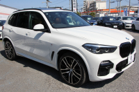 BMW X5 Xdrive35d Mｽﾎﾟｰﾂ ﾄﾞﾗｲﾋﾞﾝｸﾞﾀﾞｲﾅﾐｸｽP ｺﾝﾌｫｰﾄP 3列7人乗り 2列目電動ｼｰﾄ ｴｱｻｽ ﾊﾟﾉﾗﾏｻﾝR ｺﾆｬｯｸﾚｻﾞｰ ｺﾝﾌｫｰﾄｼｰﾄ ﾏｯｻｰｼﾞ&ﾍﾞﾝﾁﾚｰｼｮﾝ ｸﾗﾌﾃｯﾄﾞｸﾘｽﾀﾙﾌｨﾆｯｼｭ OP22AW LEDﾍｯﾄﾞﾗｲﾄ 360度ｶﾒﾗ 電動ﾄﾗﾝｸ 追ACC HUD2年保証