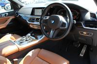 BMW X5 Xdrive35d Mｽﾎﾟｰﾂ ﾄﾞﾗｲﾋﾞﾝｸﾞﾀﾞｲﾅﾐｸｽP ｺﾝﾌｫｰﾄP 3列7人乗り 2列目電動ｼｰﾄ ｴｱｻｽ ﾊﾟﾉﾗﾏｻﾝR ｺﾆｬｯｸﾚｻﾞｰ ｺﾝﾌｫｰﾄｼｰﾄ ﾏｯｻｰｼﾞ&ﾍﾞﾝﾁﾚｰｼｮﾝ ｸﾗﾌﾃｯﾄﾞｸﾘｽﾀﾙﾌｨﾆｯｼｭ OP22AW LEDﾍｯﾄﾞﾗｲﾄ 360度ｶﾒﾗ 電動ﾄﾗﾝｸ 追ACC HUD2年保証