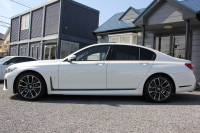 BMW 7シリーズ 740i Mｽﾎﾟｰﾂ ｲﾉﾍﾞｰｼｮﾝP 後期☆期間限定掲載 特選車☆ｻﾝﾙｰﾌ ﾚｰｻﾞｰﾗｲﾄ ﾓｶﾅｯﾊﾟﾚｻﾞｰ 全席ﾋｰﾀｰ&ﾍﾞﾝﾁﾚｰｼｮﾝ ｿﾌﾄｸﾛｰｽﾞﾄﾞｱ BMW ﾗｲﾌﾞｺｯｸﾋﾟｯﾄﾞApplecarplay 追従ACC ｽﾃｱﾘﾝｸﾞｻﾎﾟｰﾄ HUD ﾊｰﾏﾝｶｰﾄﾞﾝｻﾗｳﾝﾄﾞ真珠色 2年保証