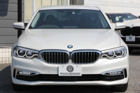 BMW 5シリーズ 523d ﾗｸﾞｼﾞｭｱﾘｰ ﾃﾞﾋﾞｭｰP 真珠色 全席ﾋｰﾀｰ黒革 HUD ｿﾌﾄｸﾛｰｽﾞﾄﾞｱ ｼﾞｪｽﾁｬｰC 追従ACC ｽﾃｱﾘﾝｸﾞｻﾎﾟｰﾄ LEDﾍｯﾄﾞﾗｲﾄ ｵｰﾄﾊｲﾋﾞｰﾑ ﾀｯﾁ画面HDDﾅﾋﾞTV 360度ｶﾒﾗ 電動ﾄﾗﾝｸ ｽﾏｰﾄｷｰ ｱﾝﾋﾞｴﾝﾄﾗｲﾄ ｸﾛｰﾑﾗｲﾝｴｸｽﾃﾘｱ 2年保証