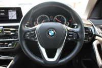 BMW 5シリーズ 523d ﾗｸﾞｼﾞｭｱﾘｰ ﾃﾞﾋﾞｭｰP 真珠色 全席ﾋｰﾀｰ黒革 HUD ｿﾌﾄｸﾛｰｽﾞﾄﾞｱ ｼﾞｪｽﾁｬｰC 追従ACC ｽﾃｱﾘﾝｸﾞｻﾎﾟｰﾄ LEDﾍｯﾄﾞﾗｲﾄ ｵｰﾄﾊｲﾋﾞｰﾑ ﾀｯﾁ画面HDDﾅﾋﾞTV 360度ｶﾒﾗ 電動ﾄﾗﾝｸ ｽﾏｰﾄｷｰ ｱﾝﾋﾞｴﾝﾄﾗｲﾄ ｸﾛｰﾑﾗｲﾝｴｸｽﾃﾘｱ 2年保証