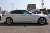 BMW 5シリーズ 523d ﾗｸﾞｼﾞｭｱﾘｰ ﾃﾞﾋﾞｭｰP 真珠色 全席ﾋｰﾀｰ黒革 HUD ｿﾌﾄｸﾛｰｽﾞﾄﾞｱ ｼﾞｪｽﾁｬｰC 追従ACC ｽﾃｱﾘﾝｸﾞｻﾎﾟｰﾄ LEDﾍｯﾄﾞﾗｲﾄ ｵｰﾄﾊｲﾋﾞｰﾑ ﾀｯﾁ画面HDDﾅﾋﾞTV 360度ｶﾒﾗ 電動ﾄﾗﾝｸ ｽﾏｰﾄｷｰ ｱﾝﾋﾞｴﾝﾄﾗｲﾄ ｸﾛｰﾑﾗｲﾝｴｸｽﾃﾘｱ 2年保証