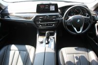 BMW 5シリーズ 523d ﾗｸﾞｼﾞｭｱﾘｰ ﾃﾞﾋﾞｭｰP 真珠色 全席ﾋｰﾀｰ黒革 HUD ｿﾌﾄｸﾛｰｽﾞﾄﾞｱ ｼﾞｪｽﾁｬｰC 追従ACC ｽﾃｱﾘﾝｸﾞｻﾎﾟｰﾄ LEDﾍｯﾄﾞﾗｲﾄ ｵｰﾄﾊｲﾋﾞｰﾑ ﾀｯﾁ画面HDDﾅﾋﾞTV 360度ｶﾒﾗ 電動ﾄﾗﾝｸ ｽﾏｰﾄｷｰ ｱﾝﾋﾞｴﾝﾄﾗｲﾄ ｸﾛｰﾑﾗｲﾝｴｸｽﾃﾘｱ 2年保証