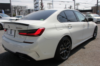 BMW 3シリーズ M340i Xdrive ｲﾉﾍﾞｰｼｮﾝP 4WD 387馬力 直6ﾀｰﾎﾞﾋｰﾀｰ黒革 ﾚｰｻﾞｰLEDﾗｲﾄ BBSRE-V7 19AW MSSｽﾌﾟﾘﾝｸﾞKIT  Mﾊﾟﾌｫｰﾏﾝｽﾌﾛﾝﾄｽﾎﾟｲﾗｰ ｱﾀﾞﾌﾟﾃｨﾌﾞMｻｽ HUD ｼﾞｪｽﾁｬｰｺﾝﾄﾛｰﾙ 360度ｶﾒﾗ 追従ACC ｽﾃｱﾘﾝｸﾞｻﾎﾟｰﾄ ﾊｰﾏﾝｶｰﾄﾞﾝｻﾗｳﾝﾄﾞ2年保証