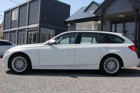 BMW 3シリーズ 320i ﾂｰﾘﾝｸﾞﾗｸﾞｼﾞｭｱﾘｰ LCI後期 新ｴﾝｼﾞﾝ ﾊﾟﾉﾗﾏｻﾝR ﾋｰﾀｰ黒革 LEDﾍｯﾄﾞﾗｲﾄ&ﾃｰﾙ TOPﾋﾞｭｰ&ｻｲﾄﾞﾋﾞｭｰｶﾒﾗ Pｱｼｽﾄ 追従ACC ﾚｰﾝC警告 衝突軽減ﾌﾞﾚｰｷ 車線逸脱&歩行者 警告ﾀｯﾁﾊﾟｯﾄﾞ対応HDDﾅﾋﾞBluetooth接続 Bｶﾒﾗ ｽﾏｰﾄｷｰ 電動ﾄﾗﾝｸ 2年保証