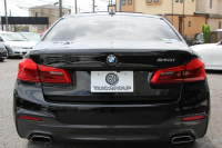 BMW 5シリーズ 540i Mｽﾎﾟｰﾂ ｲﾉﾍﾞｰｼｮﾝP 後輪駆動 1ｵ-ﾅ ｻﾝﾙｰﾌ 全席ﾋｰﾀｰ黒革 直6ﾀｰﾎﾞ340馬力 ｱﾀﾞﾌﾟﾃｨﾌﾞｻｽ ﾊｰﾏﾝｶｰﾄﾞﾝ HUD ﾃﾞｨｽﾌﾟﾚｲｷｰ ﾘﾓｰﾄﾊﾟｰｷﾝｸﾞｼﾞｪｽﾁｬｰC ﾜｲﾔﾚｽ充電 4ｿﾞｰﾝｴｱｺﾝ 追従ACC LEDﾍｯﾄﾞﾗｲﾄ ｵｰﾄﾊｲﾋﾞｰﾑ 2年保証