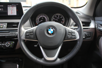 BMW X1 Xdrive18d Xﾗｲﾝ ﾊｲﾗｲﾝ&ｺﾝﾌｫｰﾄP 1ｵ-ﾅ LCI後期 ﾌｪｲｽﾘﾌﾄ後 真珠色 ﾋｰﾀｰ付ﾓｶﾚｻﾞｰ 追従ACC 電動ｼｰﾄ LEDﾍｯﾄﾞﾗｲﾄ 電動ﾄﾗﾝｸ ﾀｯﾁ画面ﾅﾋﾞ衝突軽減ﾌﾞﾚｰｷ 車線逸脱警告 歩行者警告 18AW ｳｯﾄﾞﾊﾟﾈﾙ 2年保証