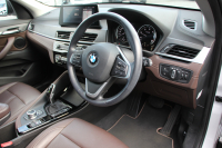 BMW X1 Xdrive18d Xﾗｲﾝ ﾊｲﾗｲﾝ&ｺﾝﾌｫｰﾄP 1ｵ-ﾅ LCI後期 ﾌｪｲｽﾘﾌﾄ後 真珠色 ﾋｰﾀｰ付ﾓｶﾚｻﾞｰ 追従ACC 電動ｼｰﾄ LEDﾍｯﾄﾞﾗｲﾄ 電動ﾄﾗﾝｸ ﾀｯﾁ画面ﾅﾋﾞ衝突軽減ﾌﾞﾚｰｷ 車線逸脱警告 歩行者警告 18AW ｳｯﾄﾞﾊﾟﾈﾙ 2年保証