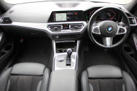 BMW 3シリーズ 320i Mｽﾎﾟｰﾂ ｺﾝﾌｫｰﾄP ｼｰﾄﾋｰﾀｰ HUD ｼﾞｪｽﾁｬｰｺﾝﾄﾛｰﾙ 追従ACC ｽﾃｱﾘﾝｸﾞｻﾎﾟｰﾄ ﾌﾞﾗｯｸﾍﾟｲﾝﾄAW&H&Rｻｽ BMWﾗｲﾌﾞｺｯｸﾋﾟｯﾄ ｱｯﾌﾟﾙｶｰﾌﾟﾚｲ HDDﾅﾋﾞPｱｼｽﾄ LEDﾍｯﾄﾞﾗｲﾄ ｵｰﾄﾊｲﾋﾞｰﾑ 電動ﾄﾗﾝｸ ｽﾏｰﾄｷｰ 2年保証