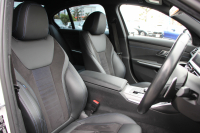 BMW 3シリーズ 320i Mｽﾎﾟｰﾂ ｺﾝﾌｫｰﾄP ｼｰﾄﾋｰﾀｰ HUD ｼﾞｪｽﾁｬｰｺﾝﾄﾛｰﾙ 追従ACC ｽﾃｱﾘﾝｸﾞｻﾎﾟｰﾄ ﾌﾞﾗｯｸﾍﾟｲﾝﾄAW&H&Rｻｽ BMWﾗｲﾌﾞｺｯｸﾋﾟｯﾄ ｱｯﾌﾟﾙｶｰﾌﾟﾚｲ HDDﾅﾋﾞPｱｼｽﾄ LEDﾍｯﾄﾞﾗｲﾄ ｵｰﾄﾊｲﾋﾞｰﾑ 電動ﾄﾗﾝｸ ｽﾏｰﾄｷｰ 2年保証