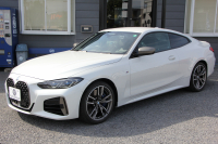 BMW 4シリーズ M440i Xdrive ｸｰﾍﾟ ｲﾉﾍﾞｰｼｮﾝP 4WD 直6ﾀｰﾎﾞ387馬力 ﾋｰﾀｰ付ﾓｶﾚｻﾞｰ ﾍﾞﾝﾁﾚｰｼｮﾝ  ﾚｰｻﾞｰﾗｲﾄ ﾊｰﾏﾝｶｰﾄﾞﾝ 可変Mｻｽ 専用ﾌﾞﾚｰｷ&ﾃﾞﾌ BMWﾗｲﾌﾞｺｯｸﾋﾟｯﾄ ｱｯﾌﾟﾙｶｰﾌﾟﾚｲ対応HDDﾅﾋﾞTV 置くだけ充電器 360度ｶﾒﾗ Dｱｼｽﾄﾌﾟﾛ HUD 真珠 2年保証