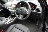 BMW 3シリーズ 320d Xdrive Mｽﾎﾟｰﾂ ﾃﾞﾋﾞｭｰP ｺﾝﾌｫｰﾄP 4WD ﾋｰﾀｰ黒革 ﾌﾞﾙｰｽﾃｯﾁ 19AW LEDﾍｯﾄﾞﾗｲﾄ ｵｰﾄﾊｲﾋﾞｰﾑ 追従ACC ｽﾃｱﾘﾝｸﾞｻﾎﾟｰﾄ ｱｯﾌﾟﾙｶｰﾌﾟﾚｲ Pｱｼｽﾄ ﾀｯﾁ画面HDDﾅﾋﾞ電動ﾄﾗﾝｸ ｽﾏｰﾄOP/CL Hifiｽﾋﾟｰｶｰ 2年保証