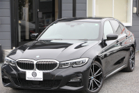 BMW 3シリーズ 320d Xdrive Mｽﾎﾟｰﾂ ﾃﾞﾋﾞｭｰP ｺﾝﾌｫｰﾄP 4WD ﾋｰﾀｰ黒革 ﾌﾞﾙｰｽﾃｯﾁ 19AW LEDﾍｯﾄﾞﾗｲﾄ ｵｰﾄﾊｲﾋﾞｰﾑ 追従ACC ｽﾃｱﾘﾝｸﾞｻﾎﾟｰﾄ ｱｯﾌﾟﾙｶｰﾌﾟﾚｲ Pｱｼｽﾄ ﾀｯﾁ画面HDDﾅﾋﾞ電動ﾄﾗﾝｸ ｽﾏｰﾄOP/CL Hifiｽﾋﾟｰｶｰ 2年保証